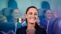Claudia Sheinbaum aborda vuelo comercial de España a México