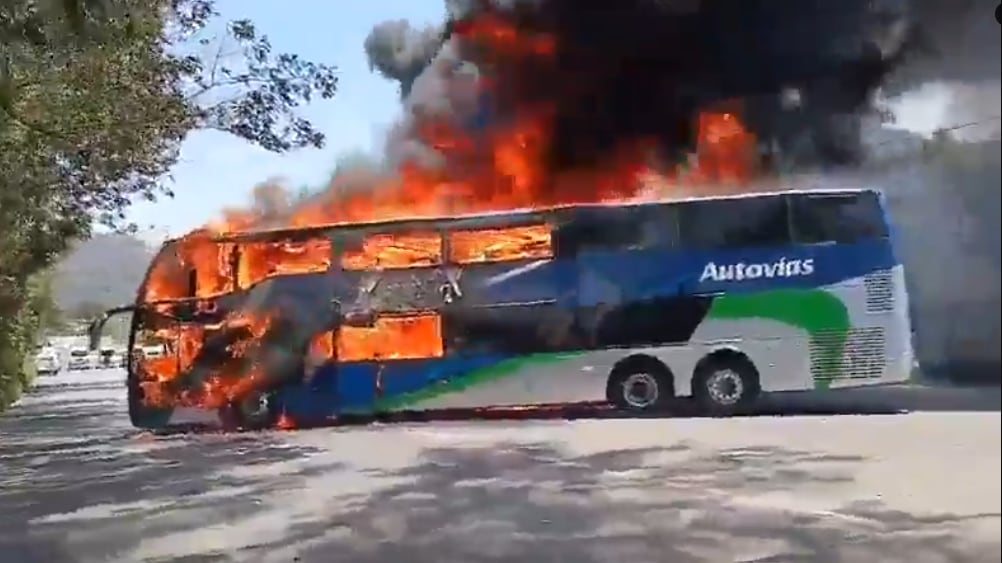 Operativo en Zitácuaro deja bloqueos e incendios; vías ya liberadas
