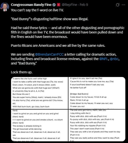 Políticos exigen multas a Bad Bunny tras su actuación en el Super Bowl