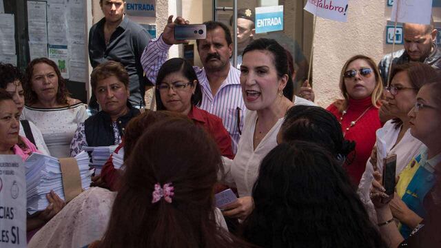 Senadora Kenia López al presentar amparos contra la suspensión del programa de estancias infantiles.