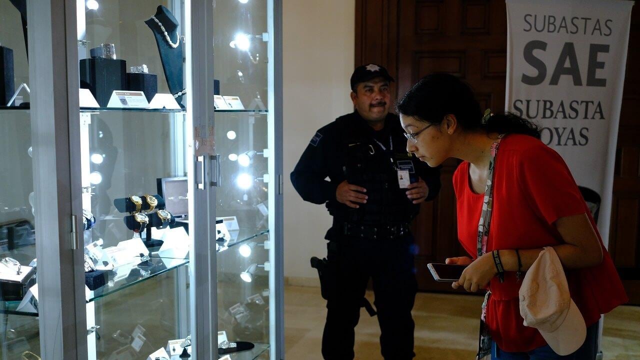 Reloj más caro de subasta SAE no se vendió; AMLO anunciará resultados en "la mañera"