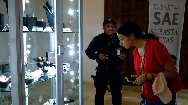 Exhibición de joyas subastads del SAE.