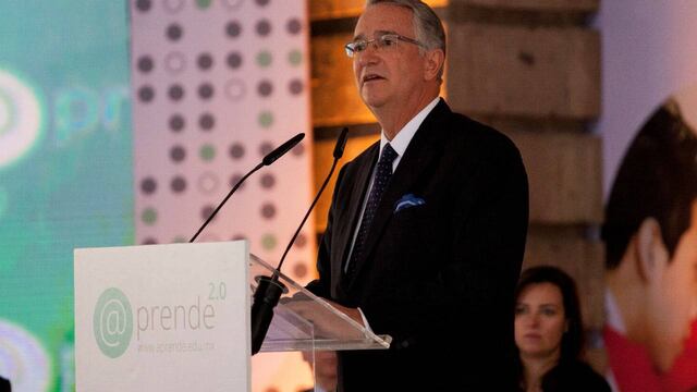 Salinas Pliego en conferencia de prensa.