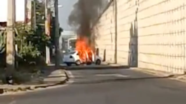 Narcobloqueos en Celaya tras ataque a policías