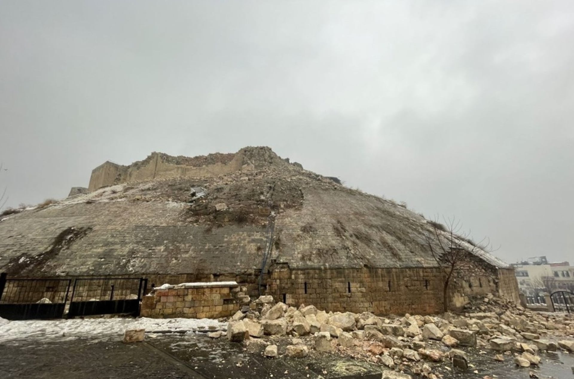 Castillo de Gaziantep después del terremoto en Turquía