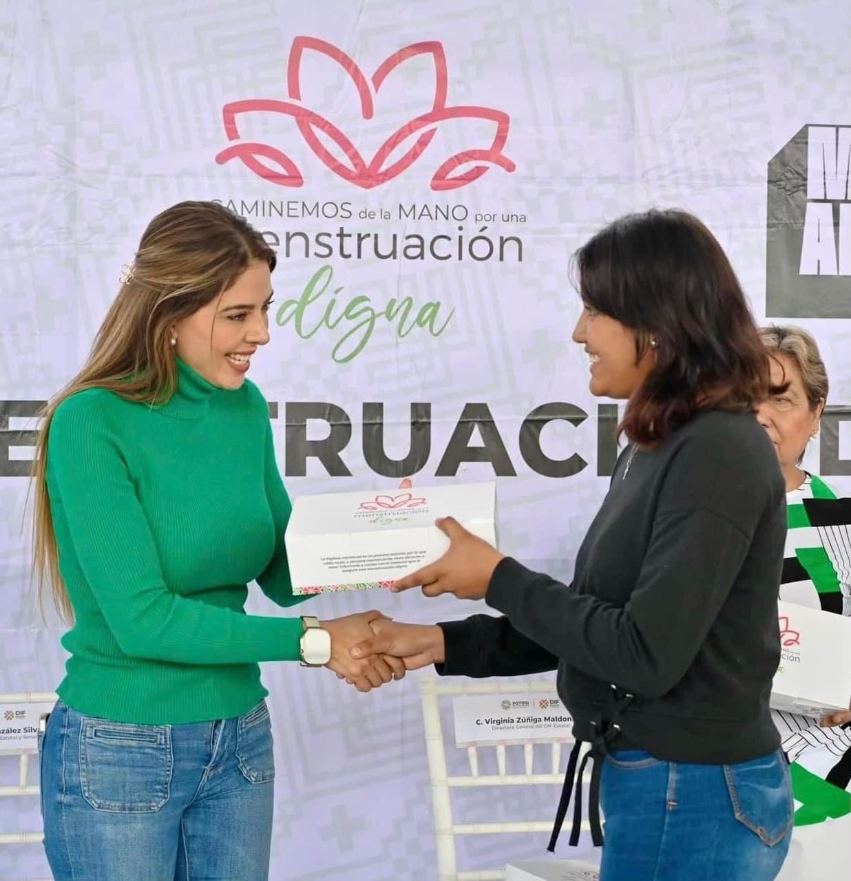 DIF San Luis Potosí entrega kits a mujeres