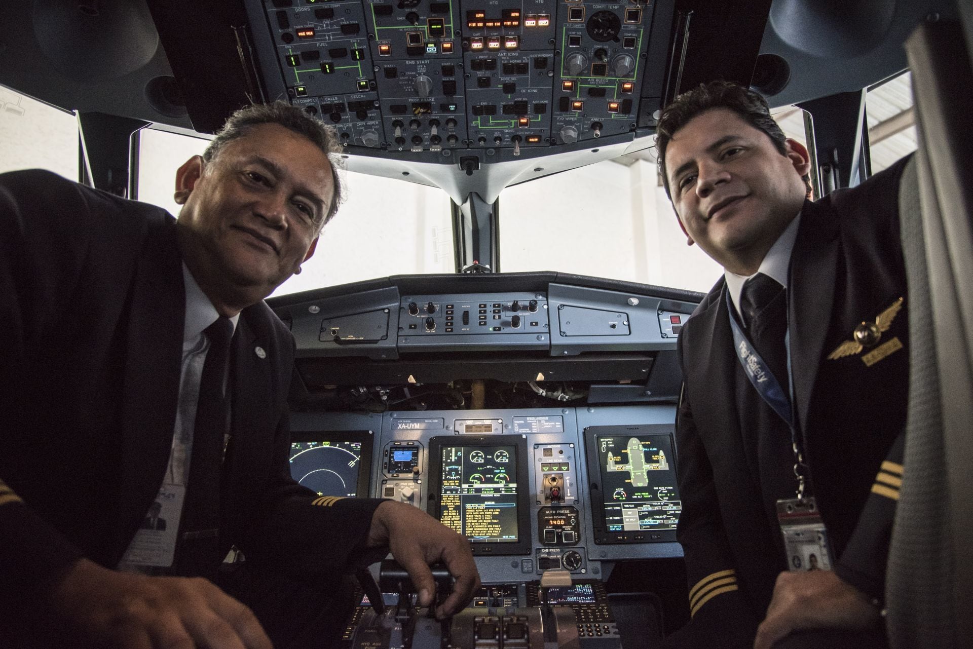 Pilotos mexicanos, cabina de ATR Serie-600