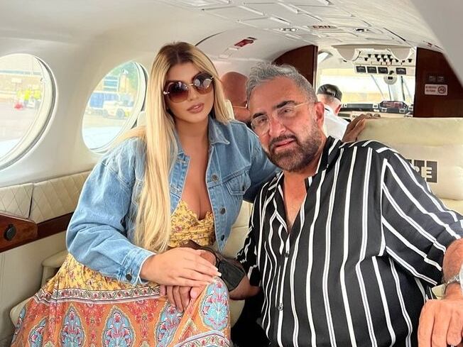 Mariana González y Vicente Fernández Jr.