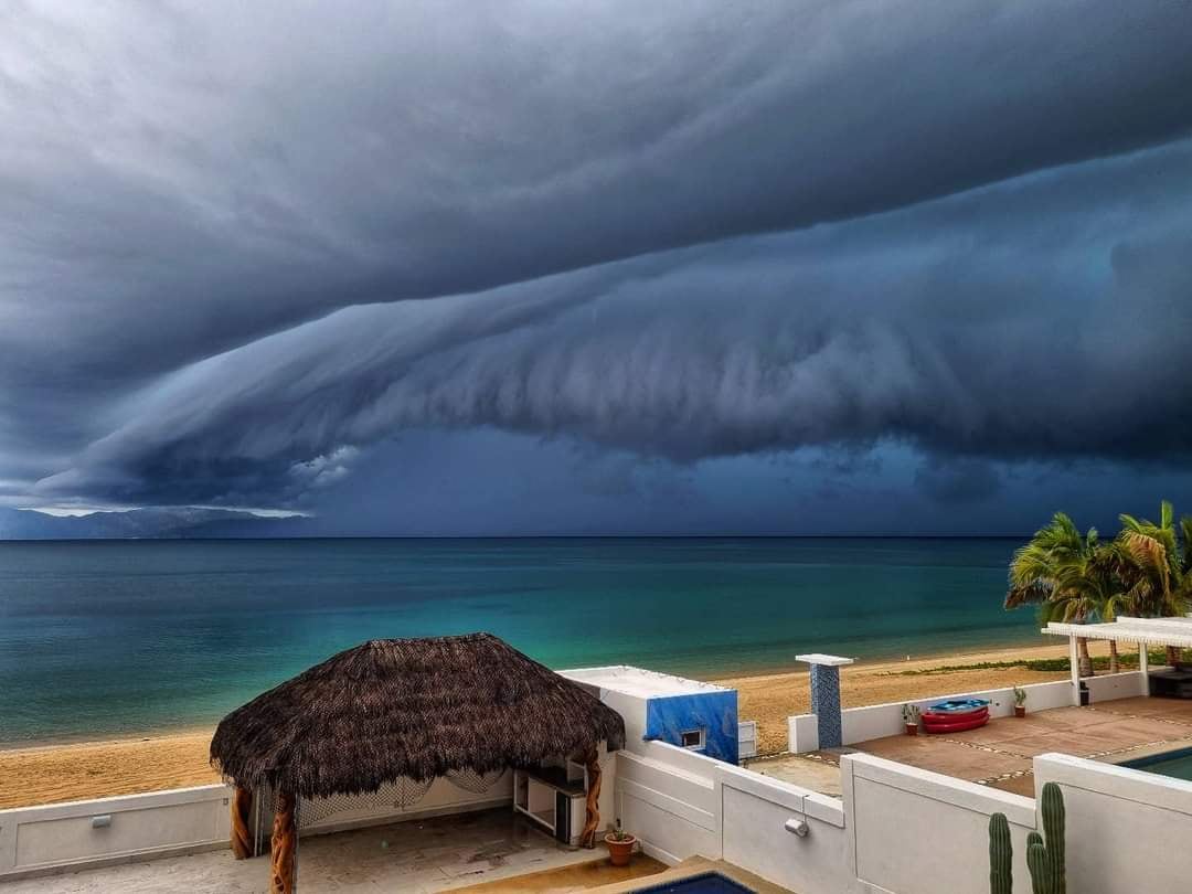 Huracán Olaf en Los Cabos