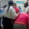VIDEO: En Colima se pelean personal médico con derechohabientes en hospital del IMSS por tiempos de espera de prueba de Covid-19