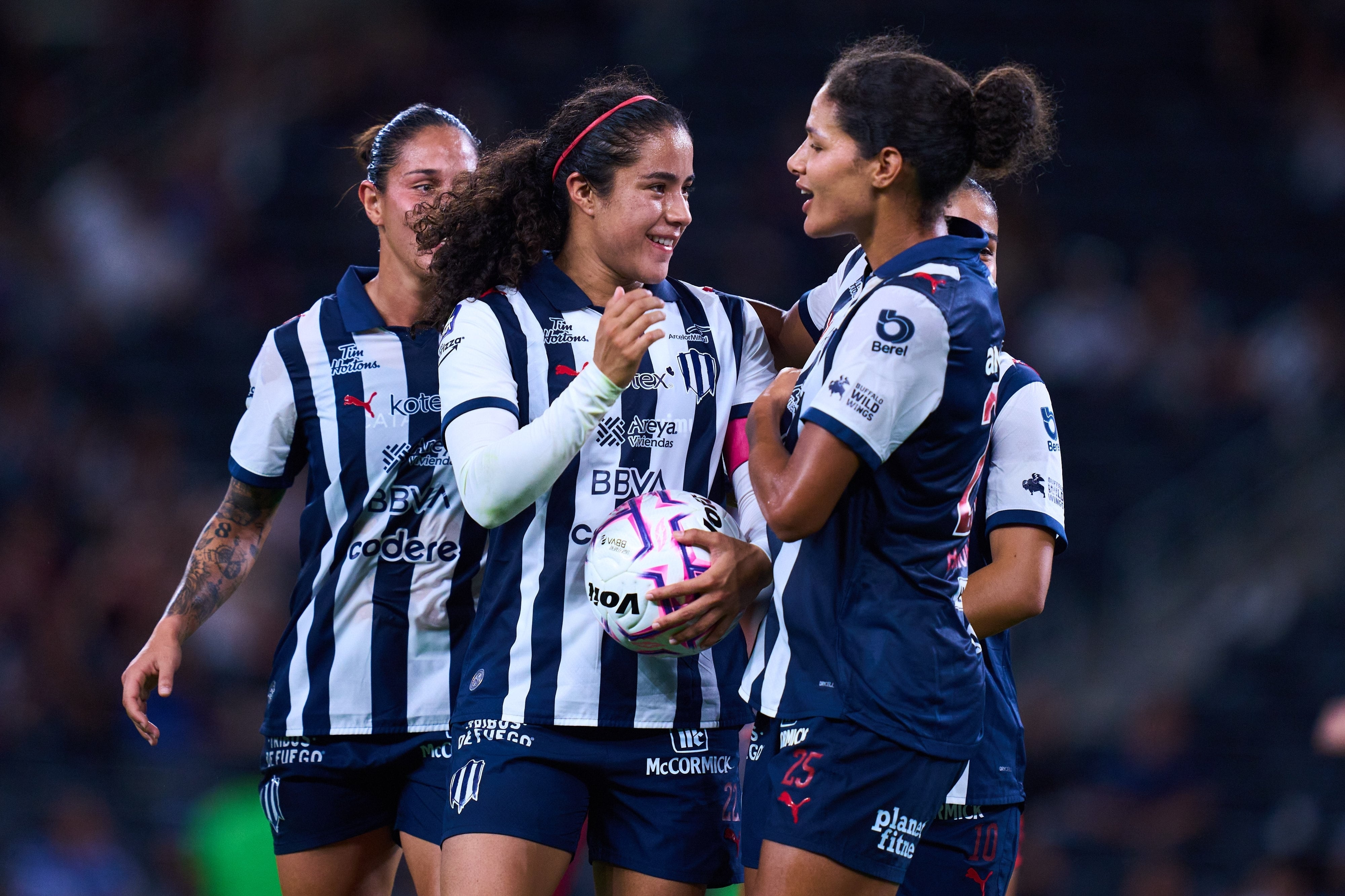 Rayadas destroza al Necaxa 7-0 en la Liga Femenil BBVA.