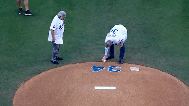 Homenaje a Fernando Valenzuela en el Dodgers vs Yankees.