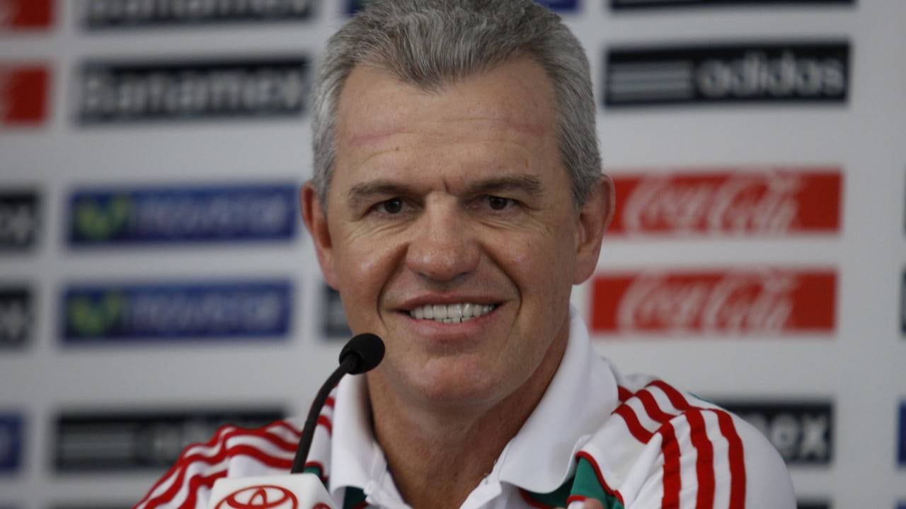 Aguirre durante conferencia de prensa con el Tri.