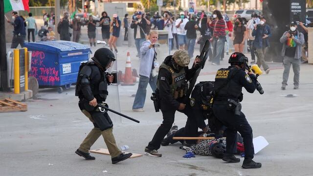 Protestas en Los Ángeles de migrantes mexicanos hoy 8 de junio