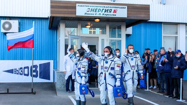 Actriz y director que filmarán la primera película en el espacio