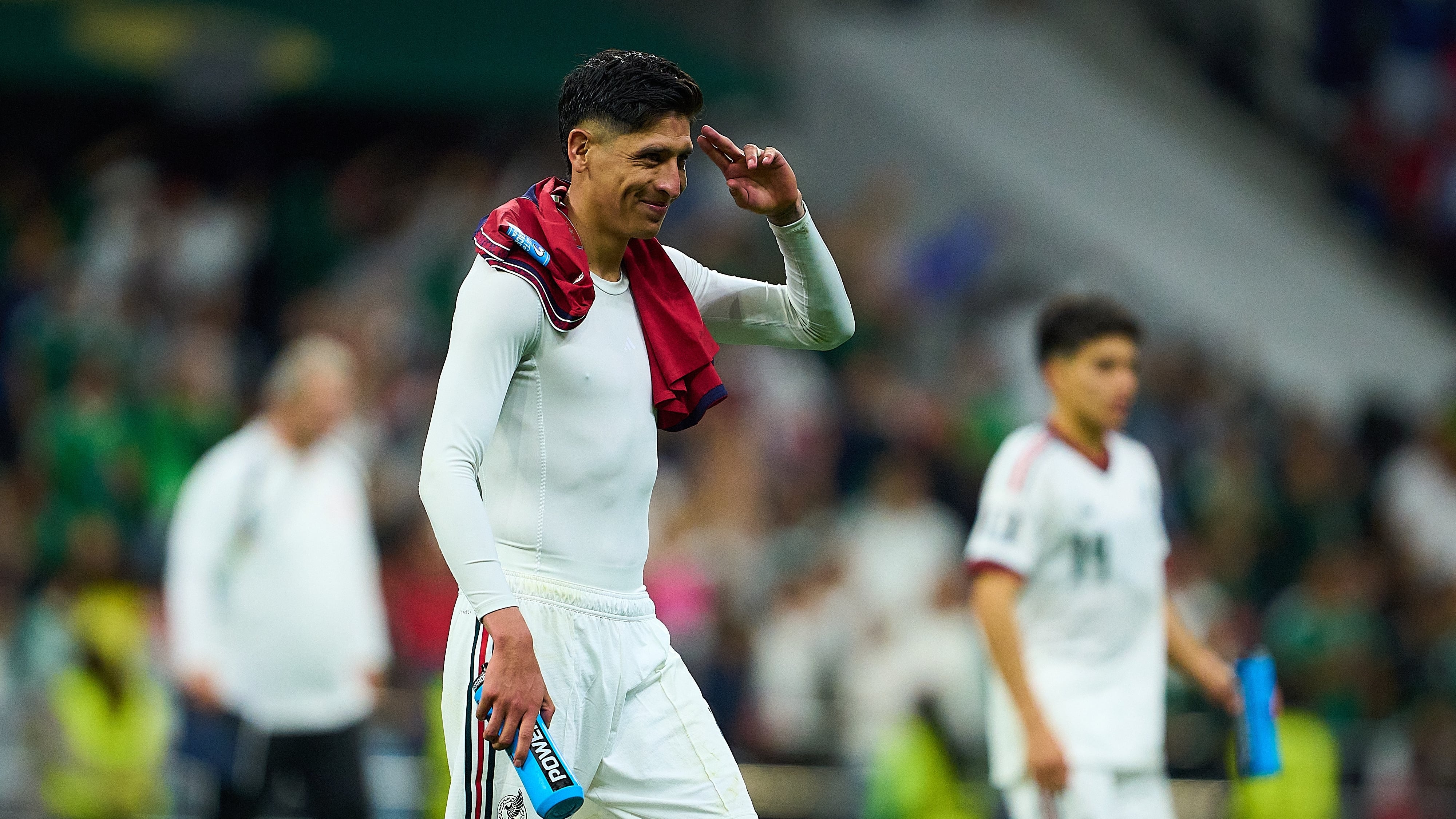 Edson Álvarez despierta el interés de Real Sociedad y Ajax