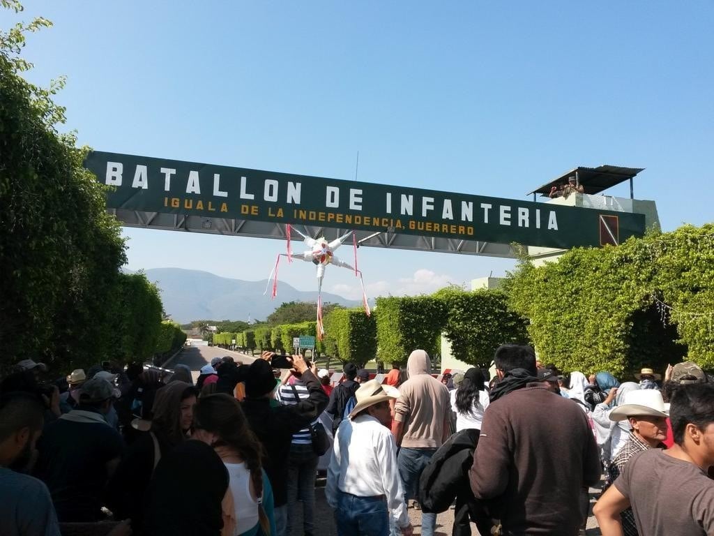 Entrada del Batallón de Infantería con sede en Iguala, Guerrero