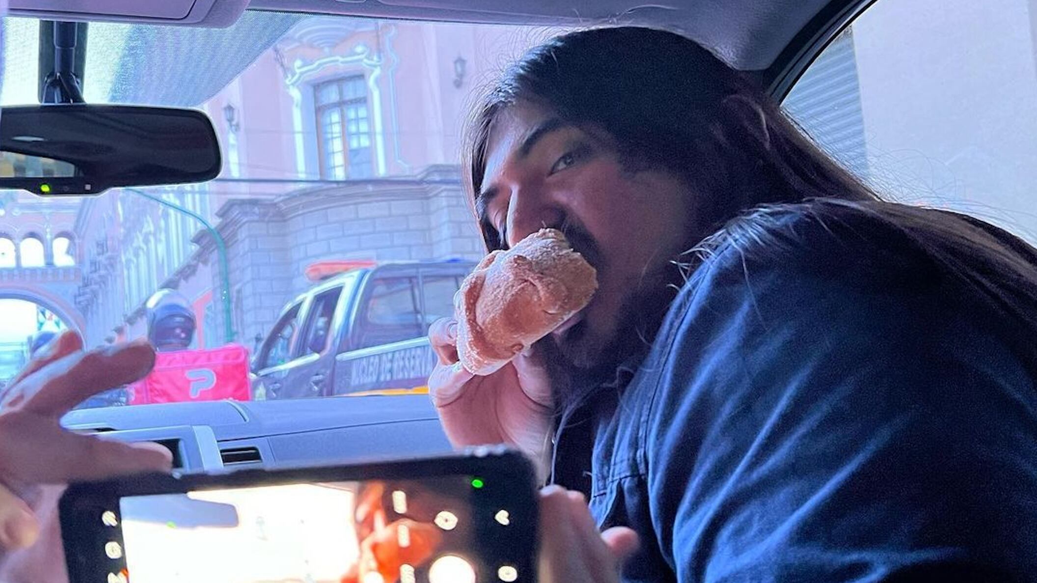 ¿Quién es Carlos Ballarta, el comediante que se burla de los niños con SIDA?