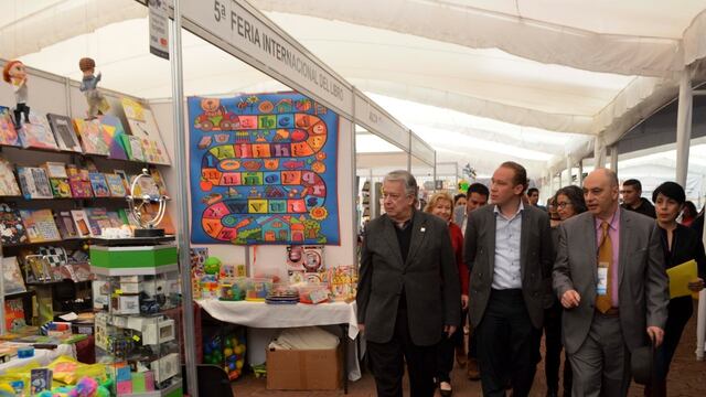 El alcalde Santiago Taboada aseguró que estos espacios culturales y expresiones artísticas no solamente acercan la lectura, sino que generan un ambiente sano y de convivencia familiar.