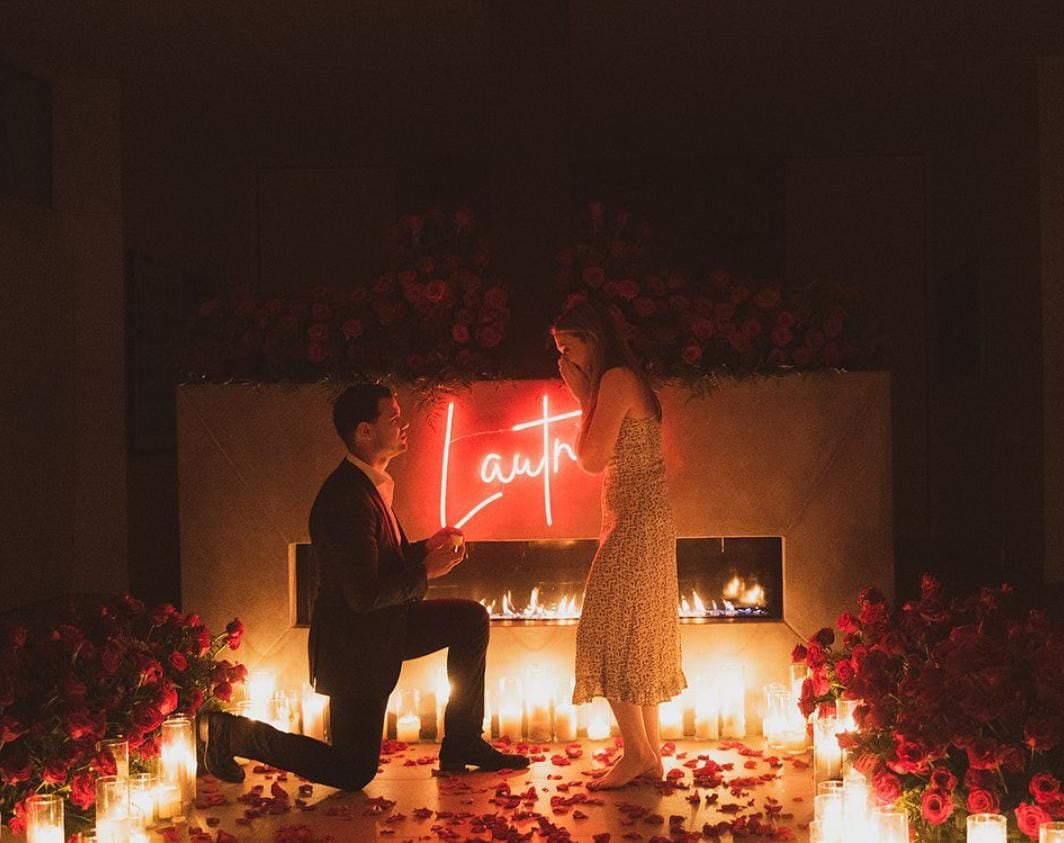 Taylor Lautner se compromete con su novia Tay Dome