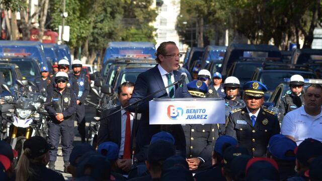 Santiago Taboada encuentro policías