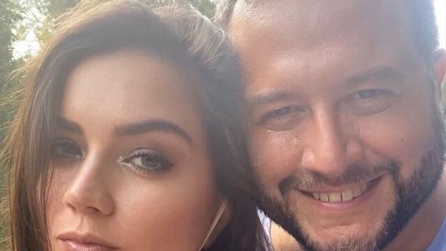 Carolyn Adams y José Ramón López Beltrán