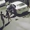 Matando pasiones: Les roban el carro mientras tienen sexo y los dejan desnudos en la calle (VIDEO)