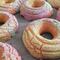 Esto se descontroló: Crean las 'Donchas', la perfecta unión de conchas y donas