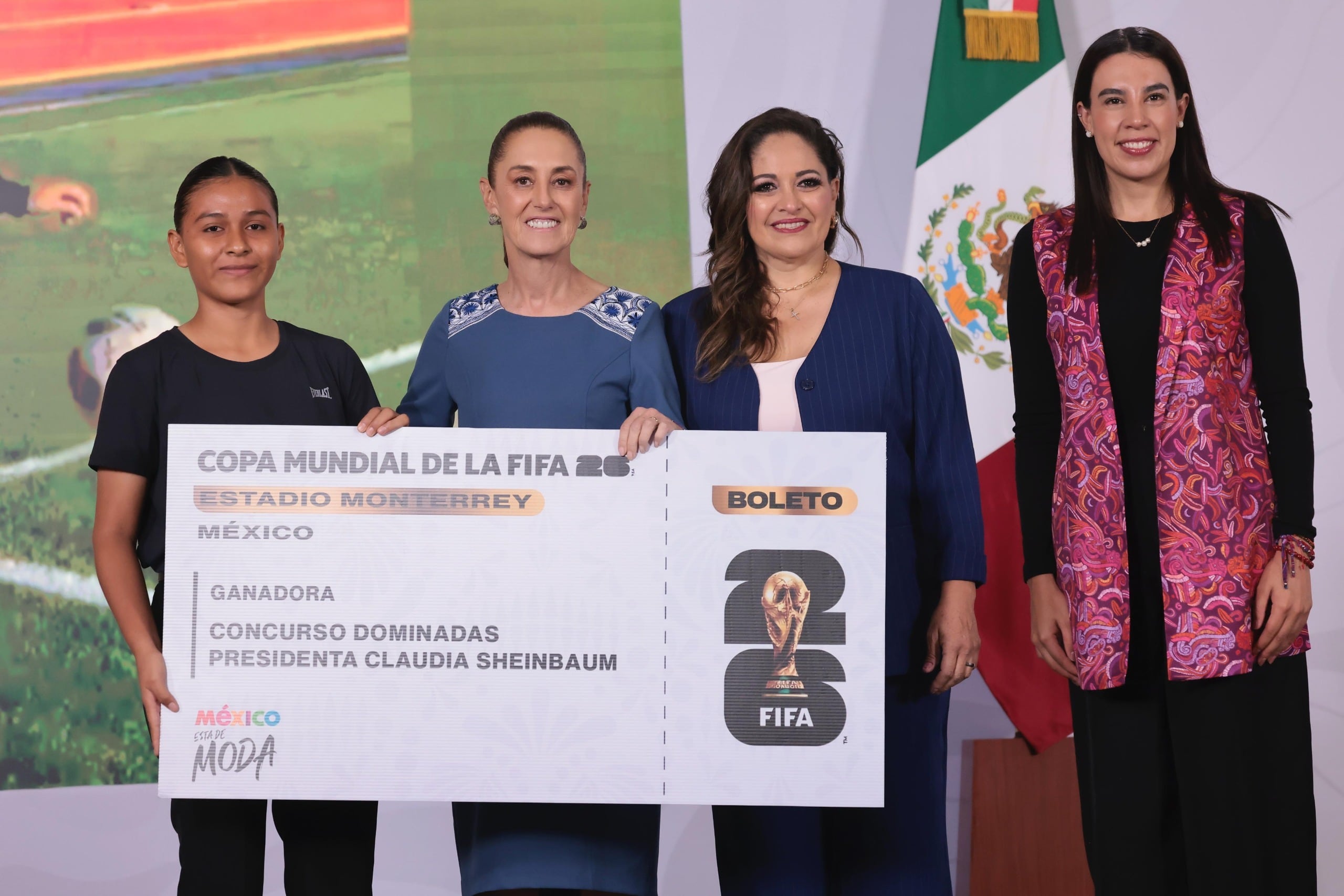 Daira Yaretzi Díaz García, ganadora de boleto en Monterrey