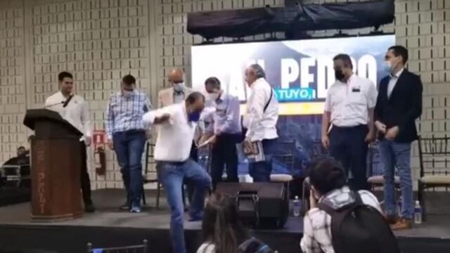 Marko Cortés protagoniza caída en Nuevo León