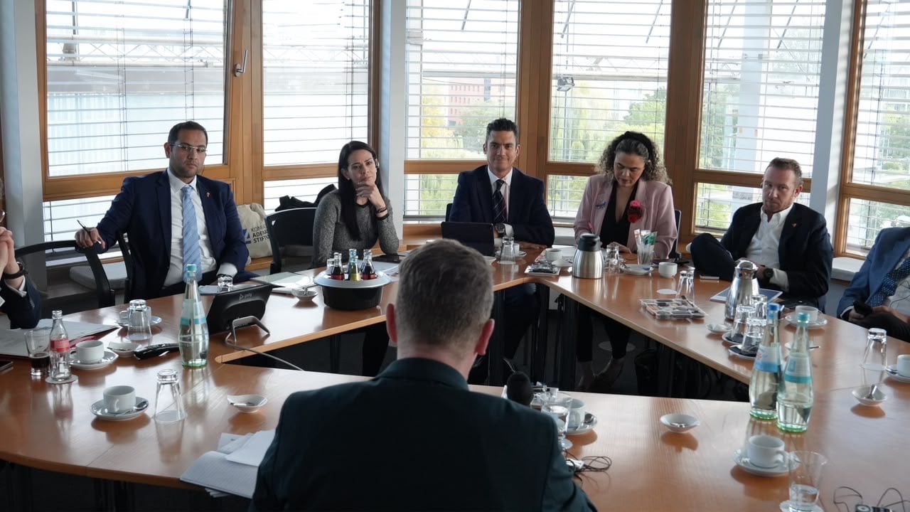 Jorge Romero se reúne con un partido de derecha en Berlín