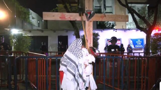 Viacrucis por Palestina en la embajada de Israel en México