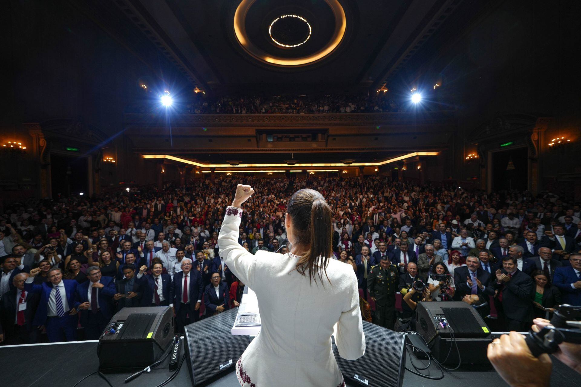 Claudia Sheinbaum en el Teatro Metropólitan; primera presidenta electa de México