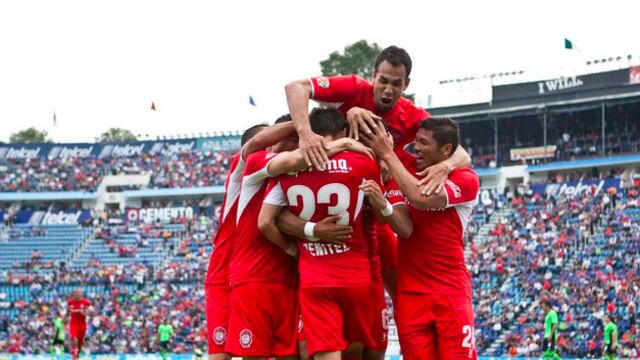 <span>Toluca ganó 2-1 y coloca a Cruz Azul en crisis tras que se estanca con 9 puntos en el Apertura 2014.</span>