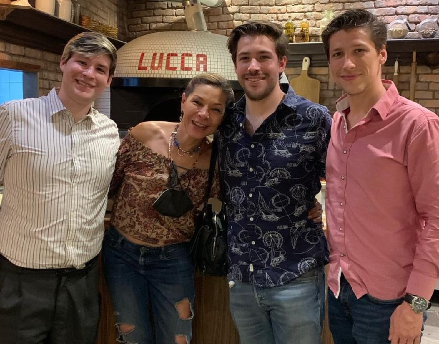 Mary Paz Banquells con sus hijos