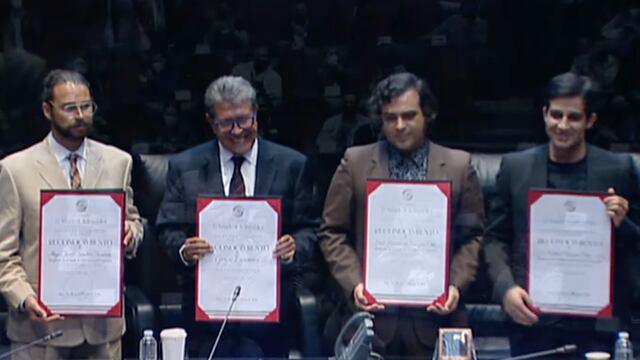 Ricardo Monreal convierte el Senado en un foro para homenajear a Enjambre