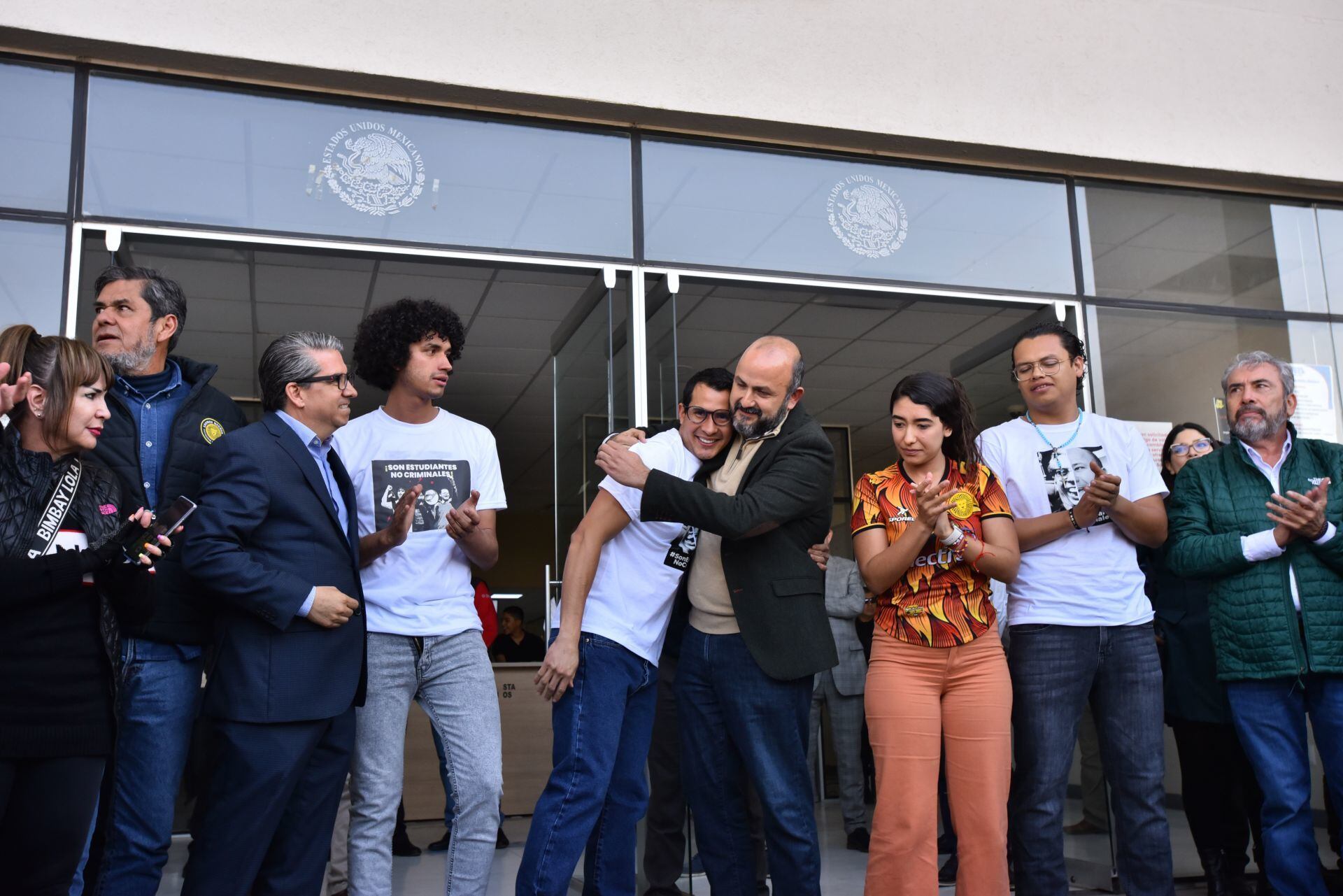 Liberan a estudiantes de la Universidad de Guadalajara detenidos el 6 de enero