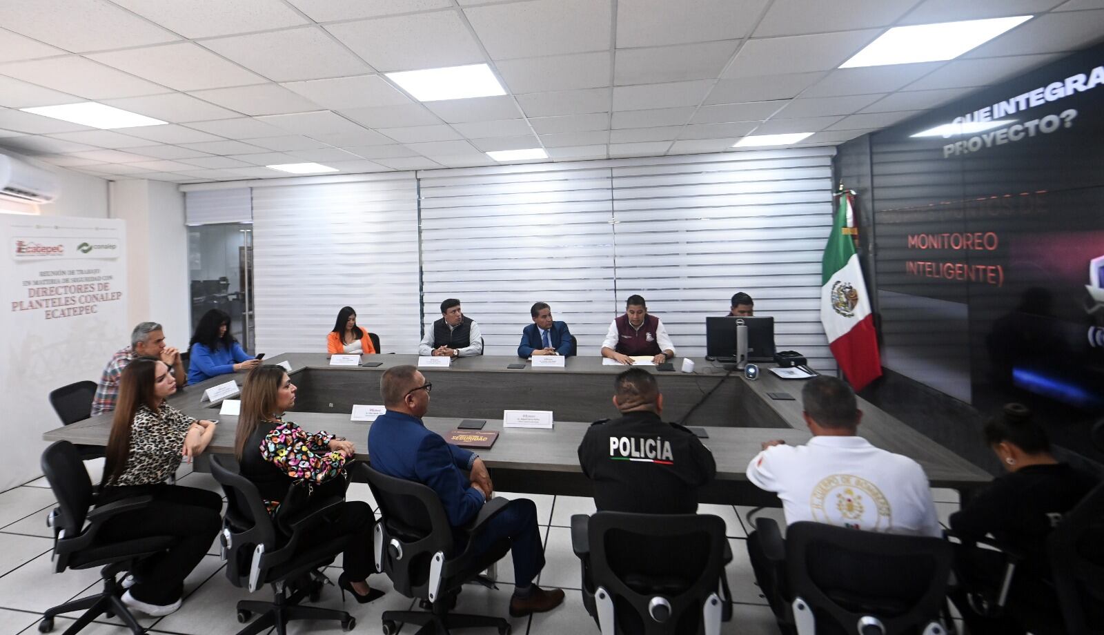 Fernando Vilchis en labores de seguridad