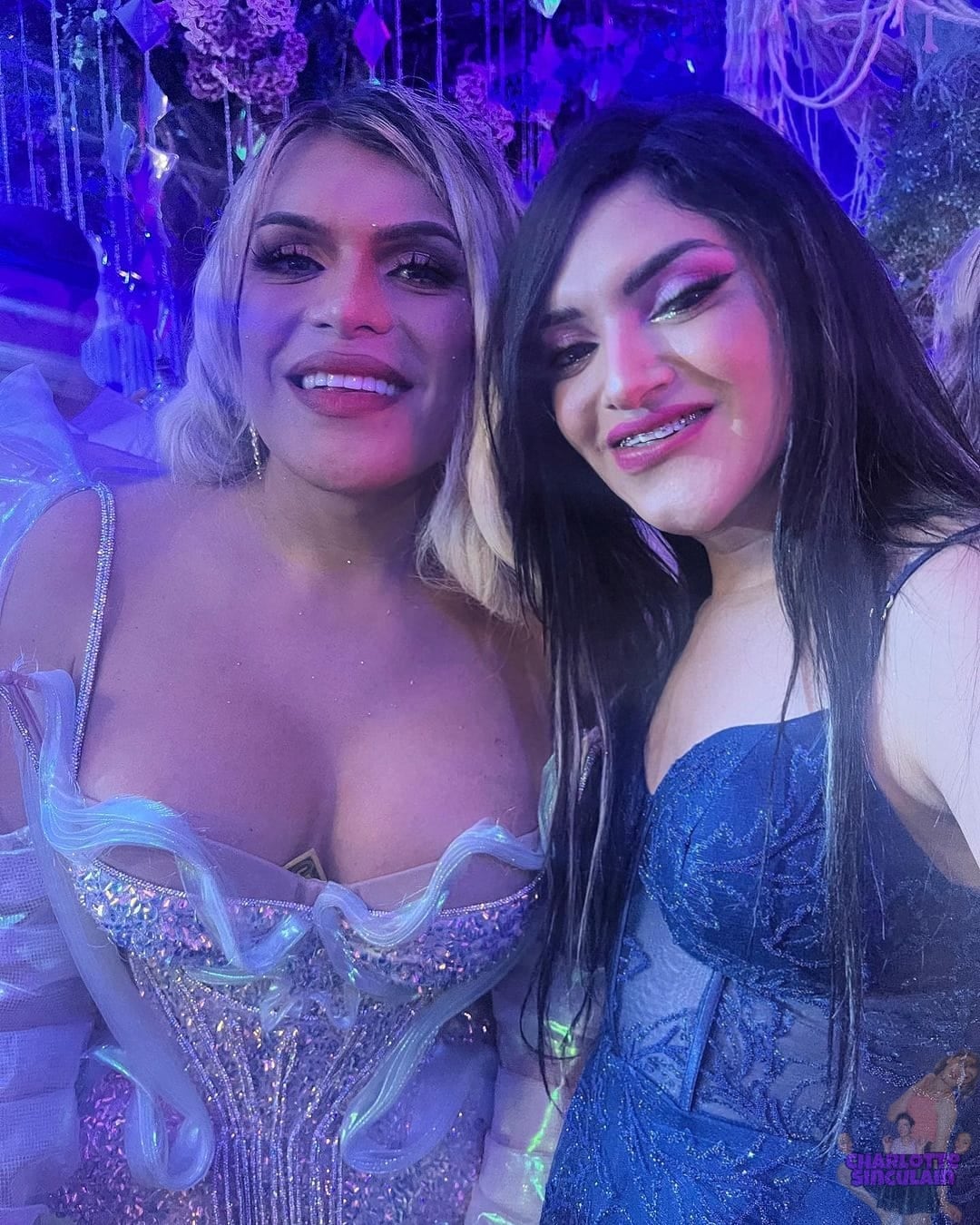 Wendy Guevara y Charlotte Lascurain.