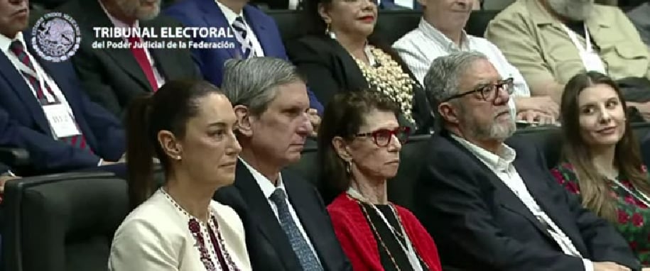 Primera fila de la entrega de constancia de mayoría a Claudia Sheinbaum
