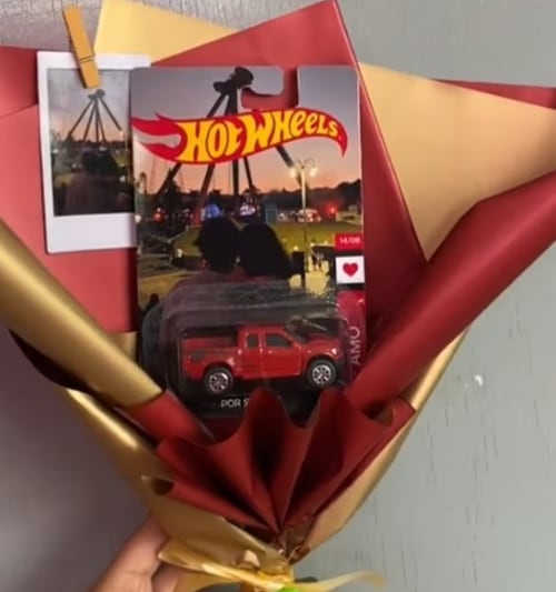 Idea de ramo de Hot Wheels para el 30 de septiembre
