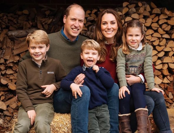 Los duques de Cambridge junto a sus hijos