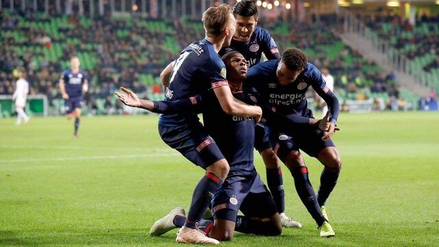 Guti festejando el gol de Dumfries