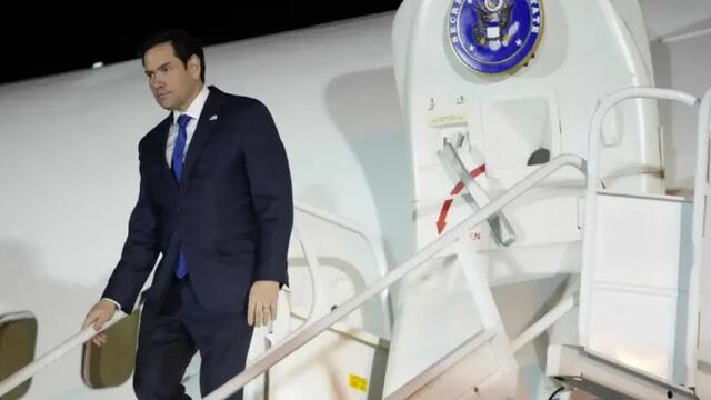Marco Rubio a su llegada al Aeropuerto Tocumen II, de Panamá, la noche del sábado 1 de febrero