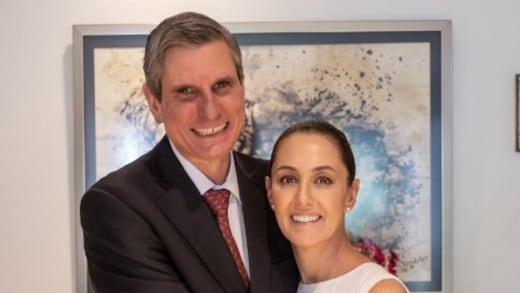 Sheinbaum comparte caminata con su esposo Jesús María Tarriba