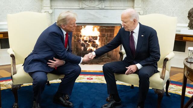 Donald Trump y Joe Biden se reúnen en la Casa Blanca