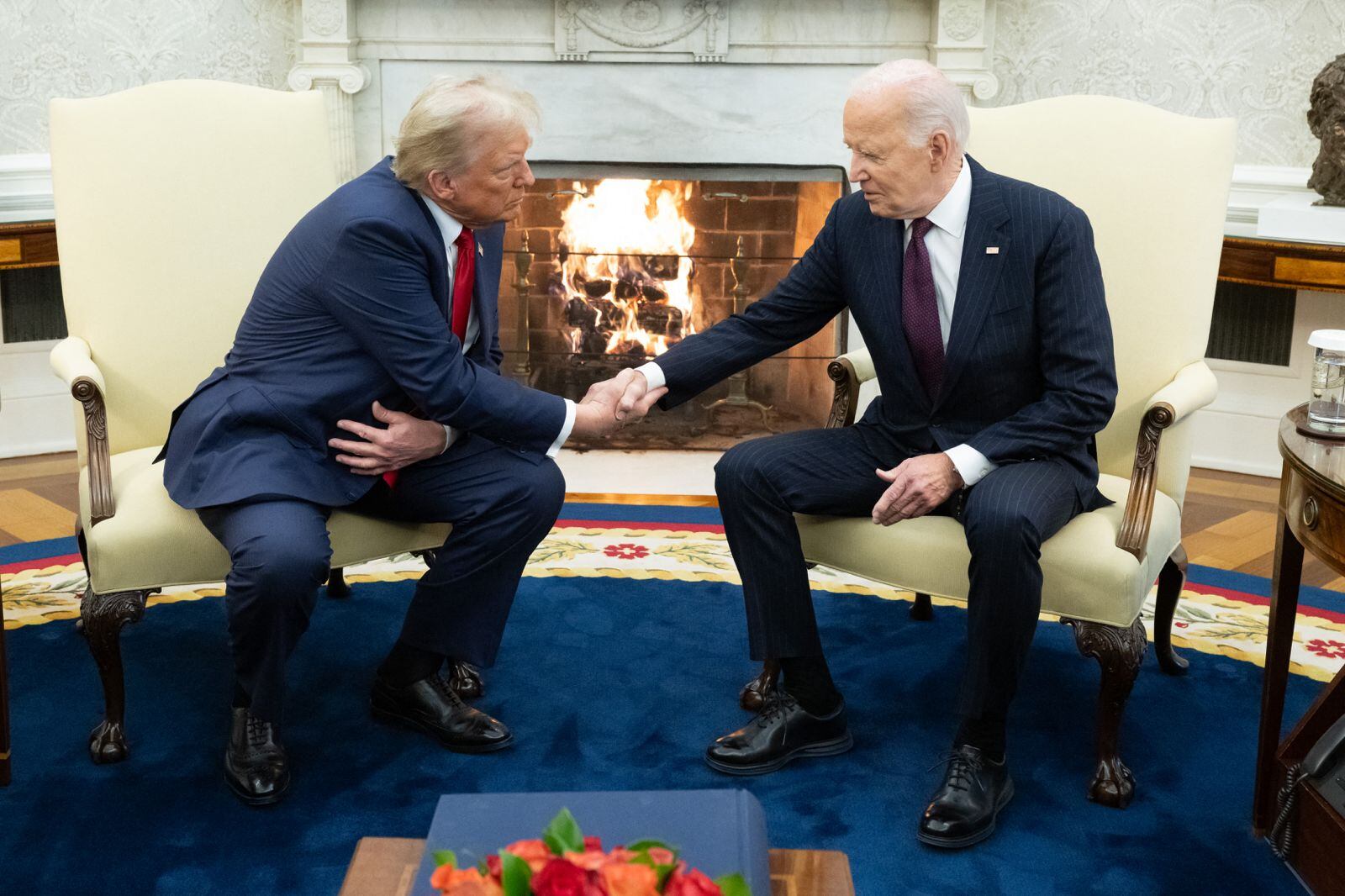 Donald Trump y Joe Biden se reúnen en la Casa Blanca