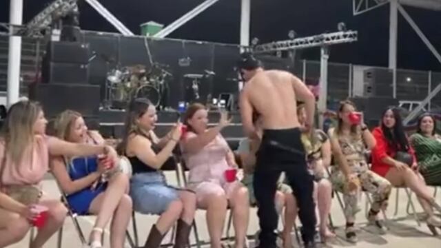 Colegio católico de Hermosillo celebró el Día de las Madres con show de strippers