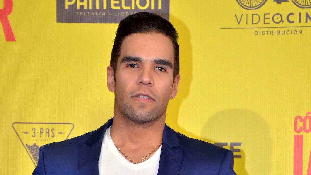 Emir Pabón enseña las cicatrices que le dejó su accidente automovilístico