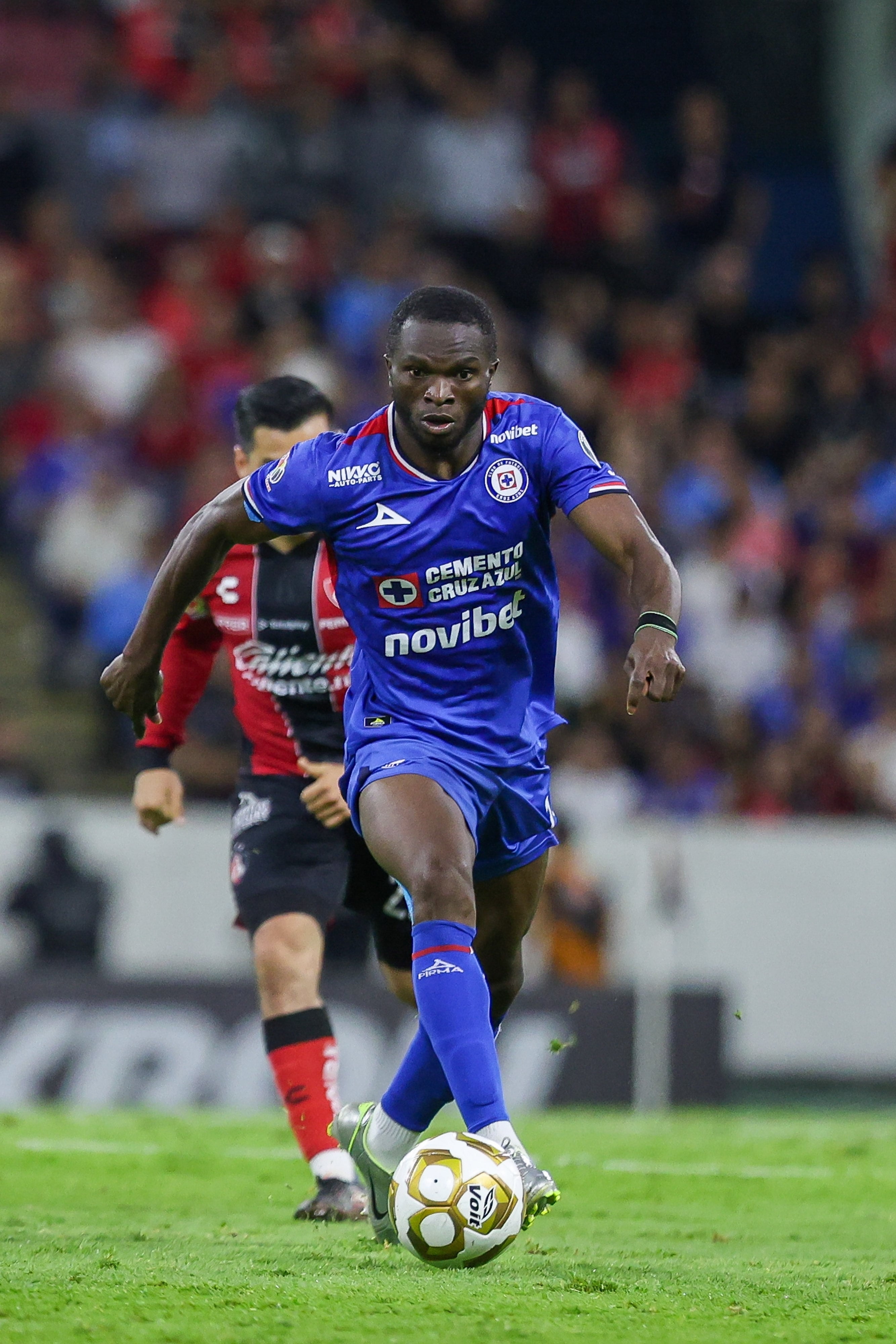 Christian Ebere le dio el triunfo a Cruz Azul en la Jornada 2 del Apertura 2026
